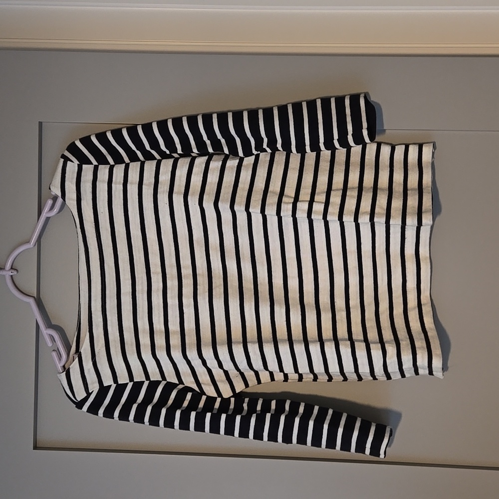 Women's sweater